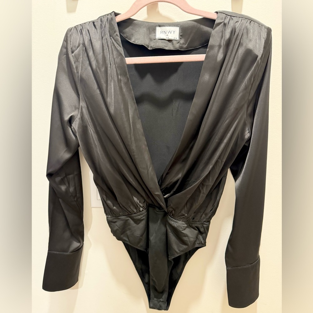 Brand:RUNAWAY: Black silk plunge neckline bodysuit SIZE:US 6 Medium